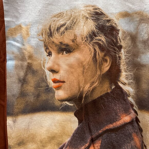 Taylor Swift Evermore Gold Rush Long Sleeve T-Shirt Size XL - Picture 3 of 4